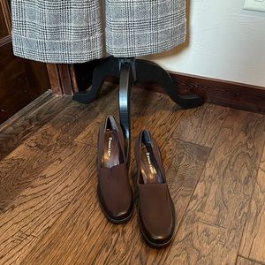 Etienne Aigner Brown 8sz rubber sole 3 “ heel, leather and stretch. Next to new